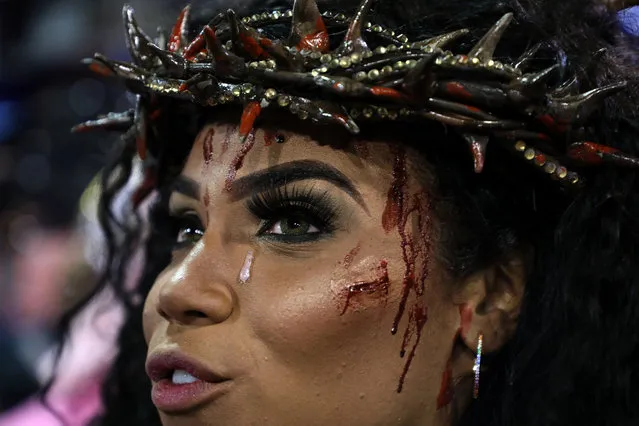 Members of Mangueira samba school parade in the Sambadrome Marques de Sapucai during Carnival 2020 in Rio de Janeiro, Brazil, 23 February ​2020. (Photo by Fabio Motta/EPA/EFE)