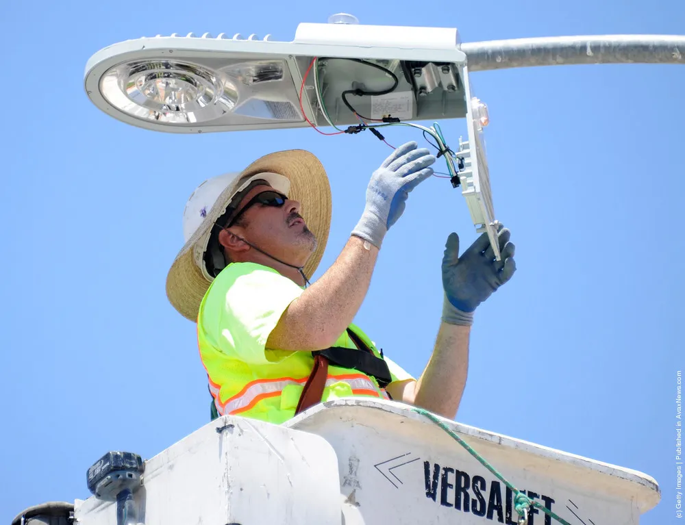 Las Vegas Begins Replacing 6600 Streetlights With LED Fixtures
