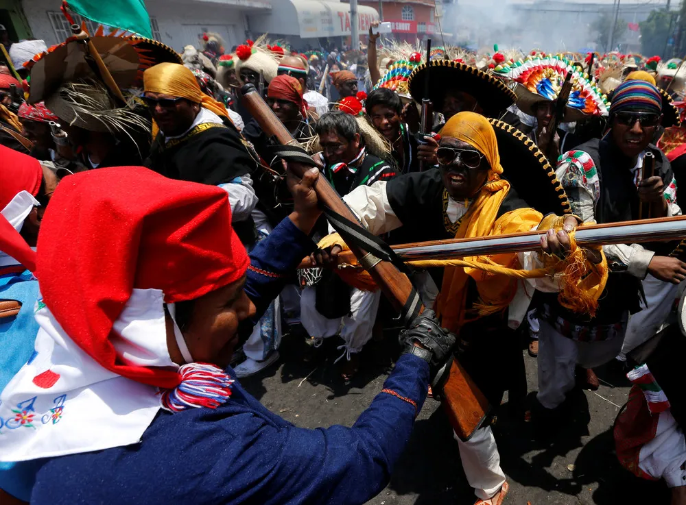 Locals Re-enact Victorious Battle of Puebla in Mexico City