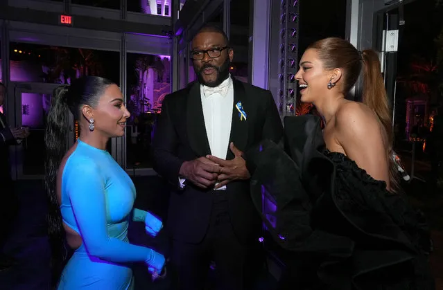 Kim Kardashian, Tyler Perry and Kendall Jenner attend the 2022 Vanity Fair Oscar Party hosted by Radhika Jones at Wallis Annenberg Center for the Performing Arts on March 27, 2022 in Beverly Hills, California. (Photo by Kevin Mazur/VF22/WireImage for Vanity Fair)