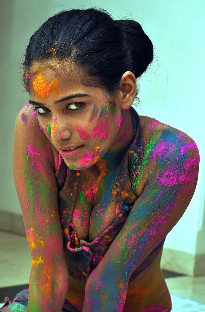Poonam Pandey Shares Some Sexy Pics on her Tweet Page