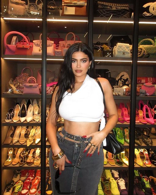 American media personality, socialite and model Kylie Jenner shows off her extensive shoes and handbag collection in the second decade of September 2022. (Photo by kyliejenner/Instagram)