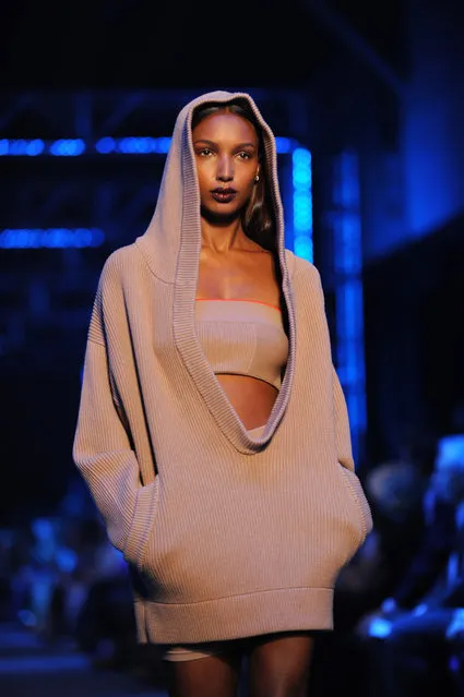 The DKNY Spring 2017 collection is presented during Fashion Week in New York, Monday, September 12, 2016. (Photo by Diane Bondareff/AP Photo)