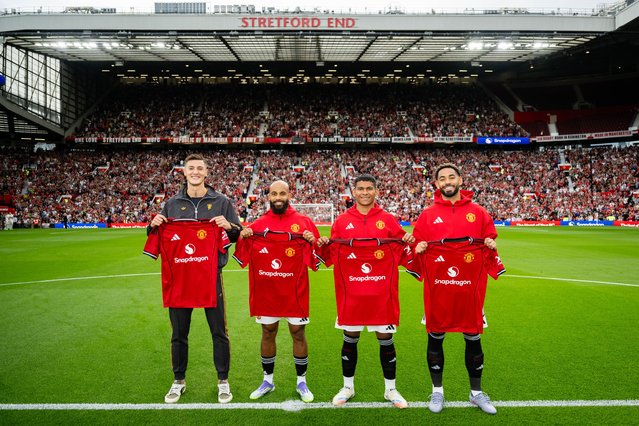 (L-R) New Manchester United signings Benjamin Sesko, Bryan Mbeumo Diego Leon & Matheus Cunha pose together with team shirts prior to the pre-season friendly match between Manchester United and ACF Fiorentina at Old Trafford on August 9, 2025 in Manchester, England. (Photo by Ash Donelon/Manchester United via Getty Images)