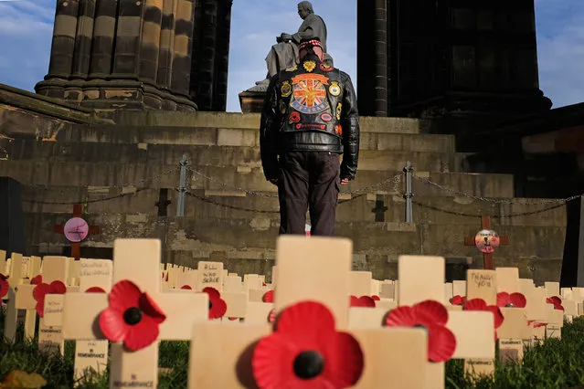 Veterans and members of the public pay tribute to those who died during war at the opening of the garden of remembrance in Princess Street Gardens on October, 2016 in Edinburgh, Scotland. A two minute silence was held, to honour those who fell during World War I and World War II and recognising those who have died in conflicts since. (Photo by Jeff J Mitchell/Getty Images)