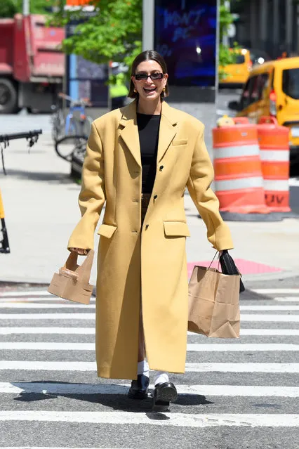 American model, media personality and socialite Hailey Bieber all smiles while grabbing her lunch in New York City on May 11, 2023. (Photo by Elder Ordonez/Splash News and Pictures)
