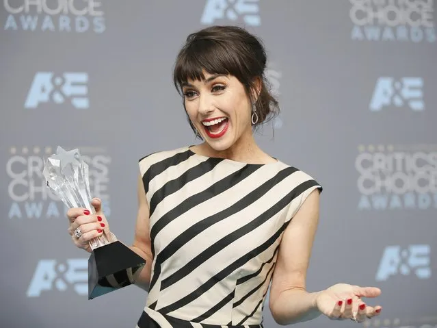 Constance Zimmer poses backstage with the award for Best Supporting Actress in a Comedy Series for “UnREAL” at the 21st Annual Critics' Choice Awards in Santa Monica, California January 17, 2016. (Photo by Danny Moloshok/Reuters)