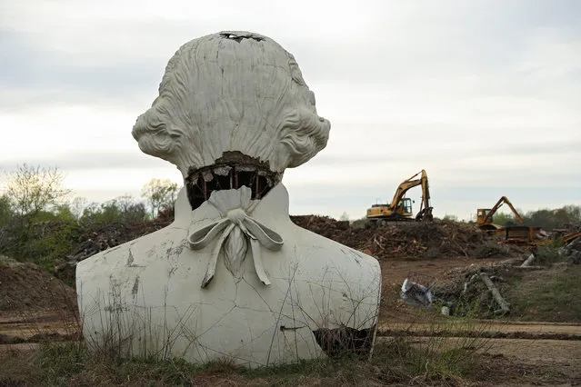 Standing nearly 20-feet-high, 43 U.S. Presidential busts rest on April 9, 2019 in Croaker, Virginia. (Photo by Patrick Smith/Getty Images)