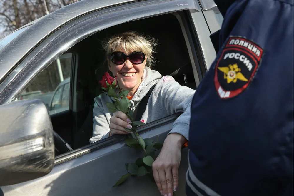 Russian Police Surprise Female Drivers