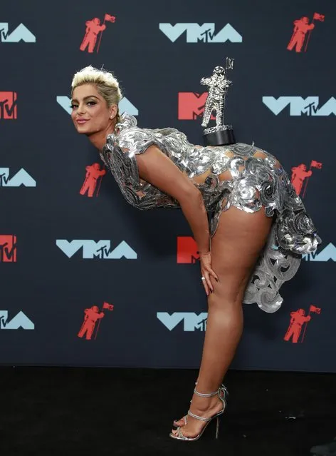 Bebe Rexha poses with the Best Dance Award in the Press Room during the 2019 MTV Video Music Awards at Prudential Center on August 26, 2019 in Newark, New Jersey. (Photo by Andrew Kelly/Reuters)
