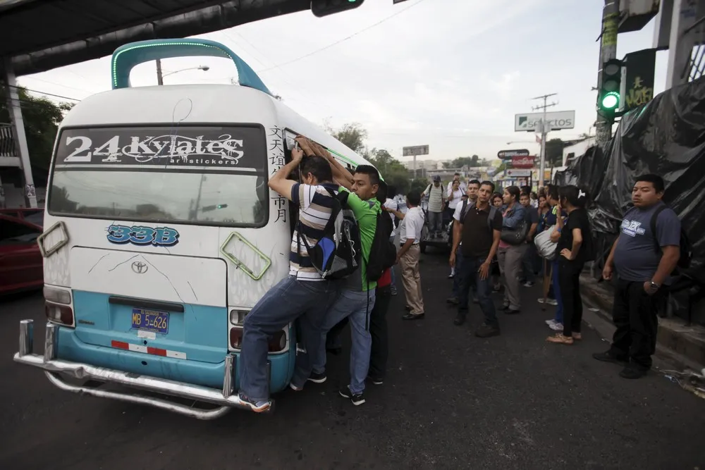 El Salvador Bus Drivers go on Strike as Gang Violence Surges