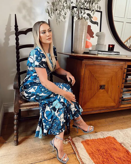 American actress Hilary Duff stuns in a blue patterned dress at home in the last decade of June 2022. (Photo by Instagram/hilaryduff)