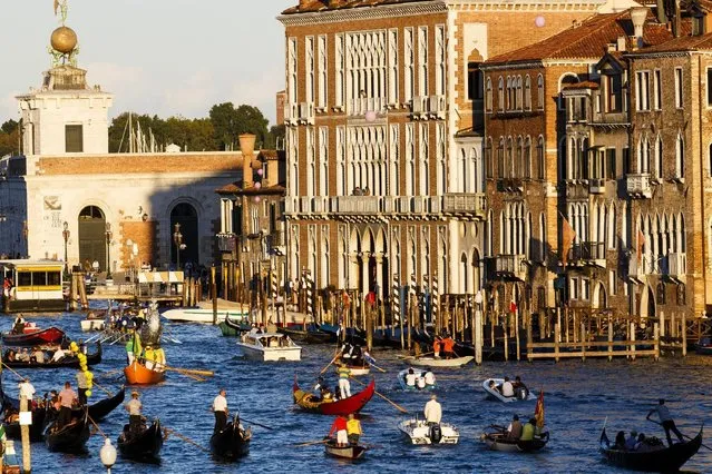 General views of atmosphere during the Regatta Storica during the 72nd Venice Film Festival on September 7, 2015 in Venice, Italy. (Photo by Tristan Fewings/Getty Images)