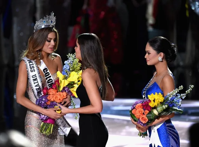 (L-R) Miss Colombia 2015, Ariadna Gutierrez, has her crown removed by Miss Universe 2014, Paulina Vega, and given to the winner of Miss Universe 2015, Miss Phillipines 2015, Pia Alonzo Wurtzbach. Miss Colombia, Ariadna Gutierrez, was incorrectly named Miss Universe 2015 during the 2015 Miss Universe Pageant at The Axis at Planet Hollywood Resort & Casino on December 20, 2015 in Las Vegas, Nevada. (Photo by Ethan Miller/Getty Images)