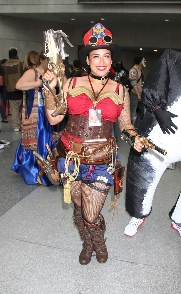 Scenes from the 2014 New York Comic Con. Part 1/2