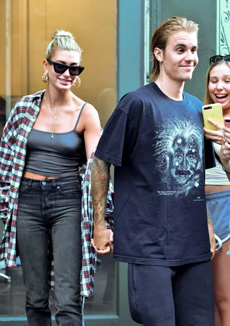 Hailey Baldwin and Justin Bieber visit Cutler hair salon in SoHo on August 8, 2018 in New York City. (Photo by James Devaney/GC Images)