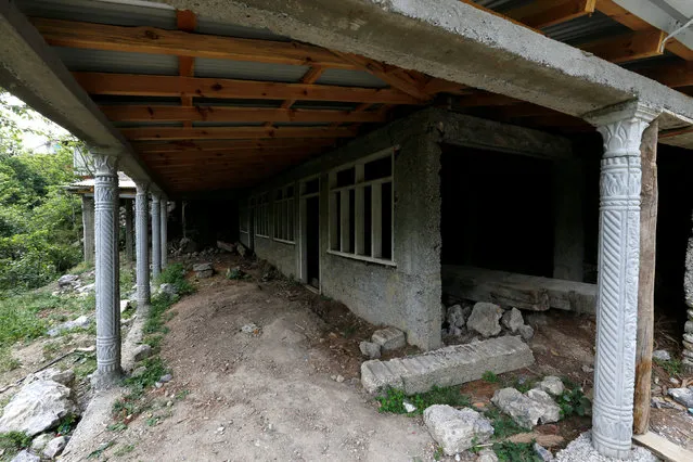 A general view of the building in which villagers say Ambreen Riasat was allegedly drugged before she was put into a van and set on fire in the village of Makol outside Abbottabad, Pakistan May 6, 2016. (Photo by Caren Firouz/Reuters)
