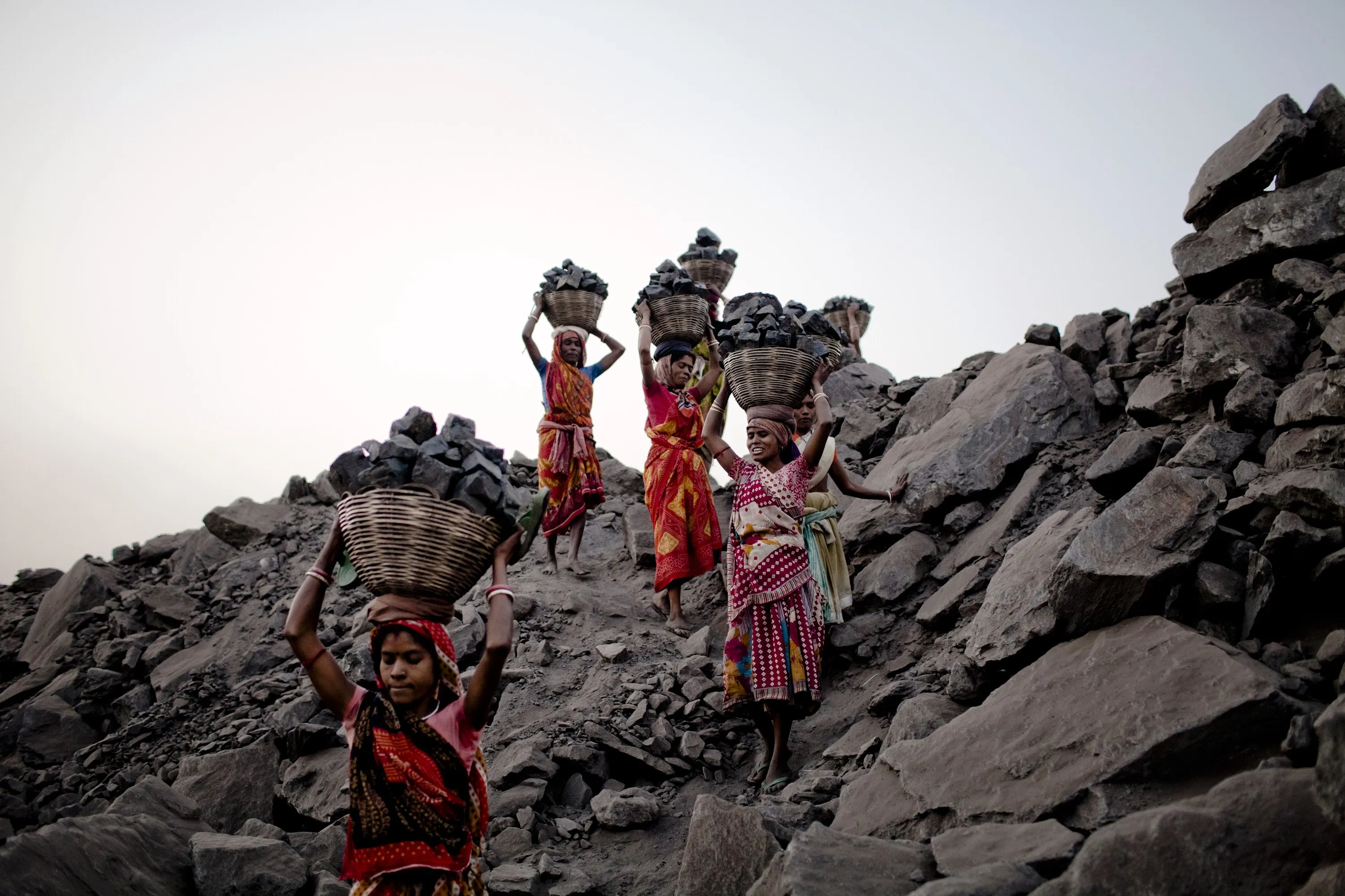 Природный потенциал индии. Каменный уголь в Индии. Добыча каменного угля в Индии. Месторождения угля в Индии. Джария Индия.
