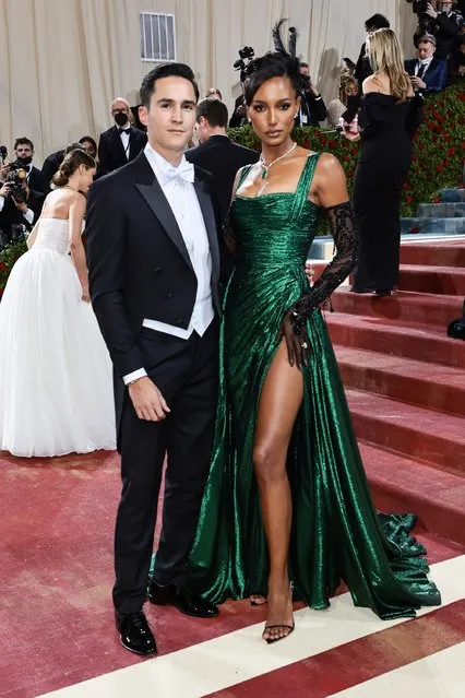 (L-R) American-based businessman and media personality Juan David Borrero and American model and former Victoria's Secret Angel Jasmine Tookes attends The 2022 Met Gala Celebrating “In America: An Anthology of Fashion” at The Metropolitan Museum of Art on May 02, 2022 in New York City. (Photo by Jamie McCarthy/Getty Images)