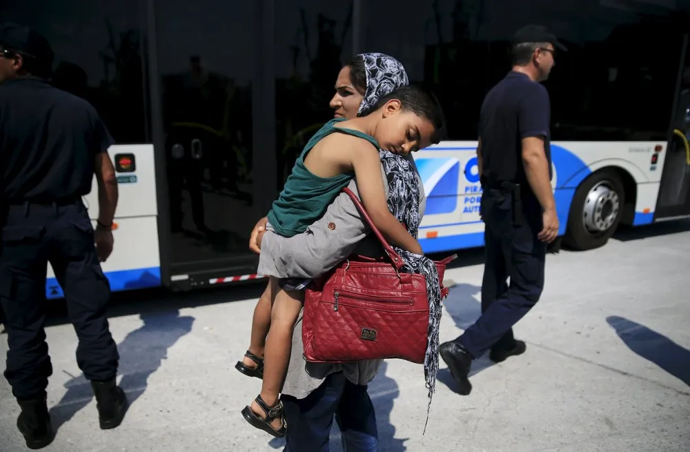 Young Migrants (100+ Photos)