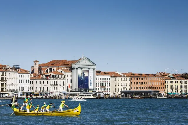 General views of atmosphere during the Regatta Storica during the 72nd Venice Film Festival on September 7, 2015 in Venice, Italy. (Photo by Tristan Fewings/Getty Images)