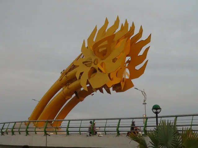 Dragon Bridge Over The River Hang