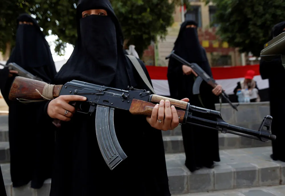Yemeni Female Soldiers Ready for Battle