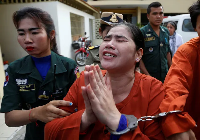 Land-rights activist Tep Vanny cries as she leaves the Supreme Court after it up held a decision to deny her bail, in Phnom Penh, Cambodia January 25, 2017. (Photo by Samrang Pring/Reuters)