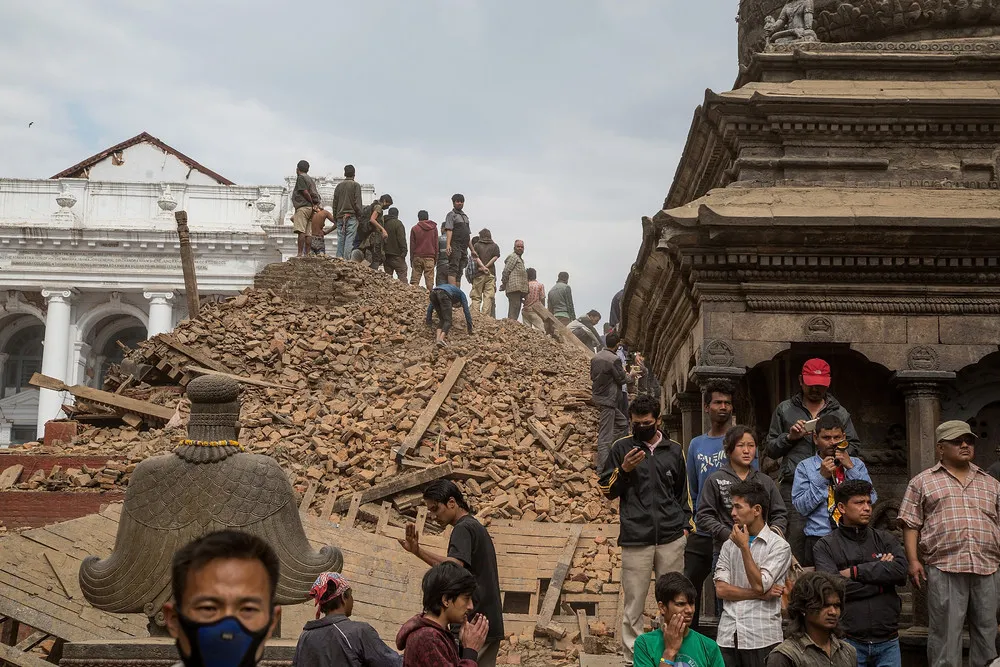 Magnitude 7.8 Earthquake hits Nepal (150+ Photos)