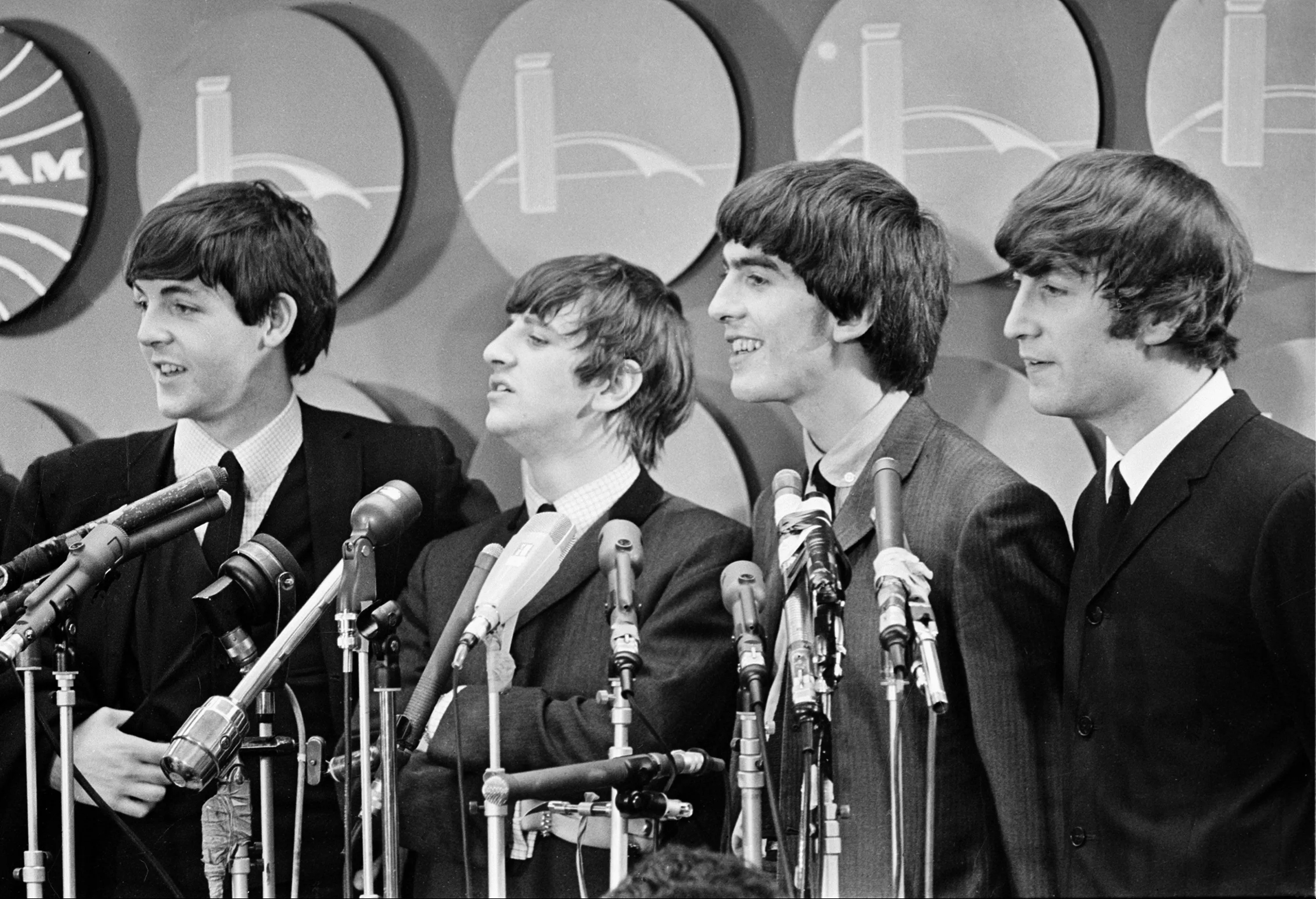 Группа битлз музыка. Группа the Beatles. Группа the Beatles 1960. Битлз фото. ТЭ Битлз.