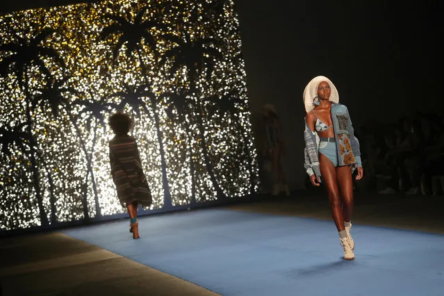 Models present creations from the collection of Borana during Sao Paulo Fashion Week, Brazil April 25, 2019. (Photo by Amanda Perobelli/Reuters)