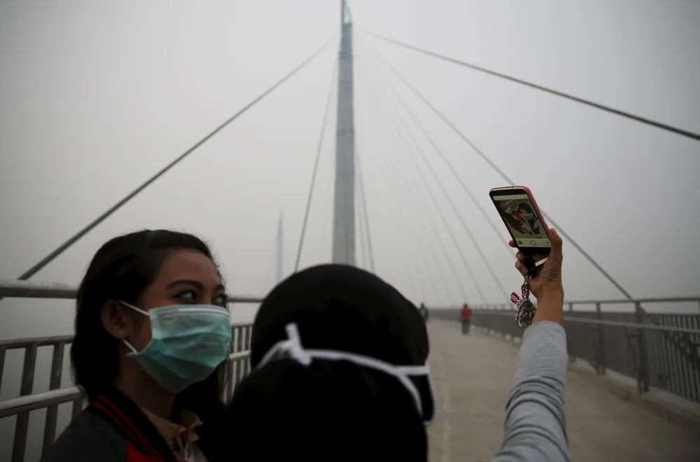 Haze Chokes Indonesia, Malaysia and Singapore