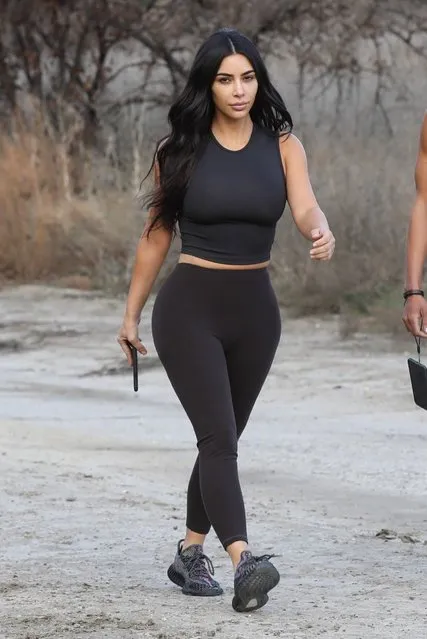Kim Kardashian turned heads once again this morning, this time during an exercise session with her personal trainer in Calabasas, CA. on February 14, 2020. (Photo by Backgrid USA)