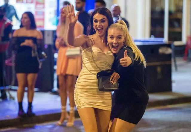 Boozers in Cardiff, United Kingdom on September 11, 2020, got stuck into the night out before restrictions come back in. Brits have today been warned against having a party weekend – as the UK is “on the edge of losing control” of coronavirus. (Photo by Huw Evans Picture Agency/The Sun)