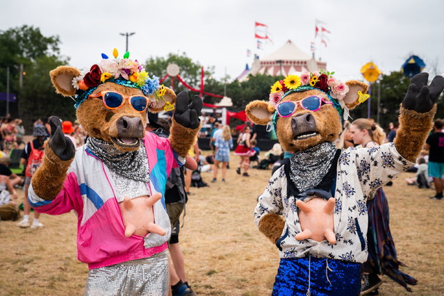 Festivalgoers on June 29, 2025 enjoy the final day of Glastonbury Festival, where Rod Stewart wowed the Pyramid Stage crowd in the legends slot, with Olivia Rodrigo down to headline the Pyramid Stage. (Photo by South West News Service)