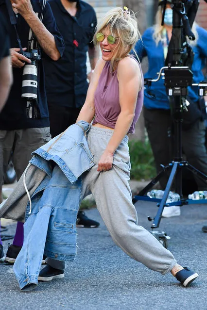 American actress Kaley Cuoco dances on set with bruises while filming Meet Cute in Brooklyn, New York on August 11, 2021. Kaley rehearsed the scene with her body double. (Photo by Robert O'Neil/Splash News and Pictures)