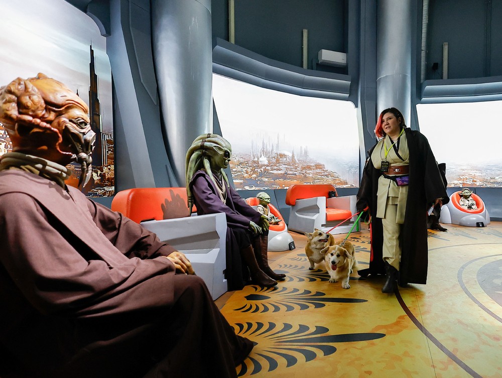 A Look at Life in Russia, Part 1/2