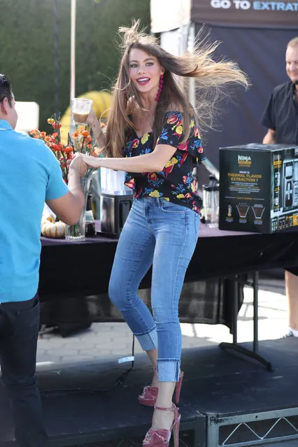 Sofia Vergara has a blast at Extra in Universal Studios Hollywood, CA on October 23, 2017. (Photo by Xxplosive/Splash News and Pictures)