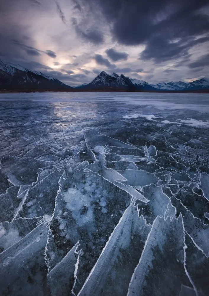 Ice Bubbles Create Picturesque Scene at the Foot of the Rocky Mountains