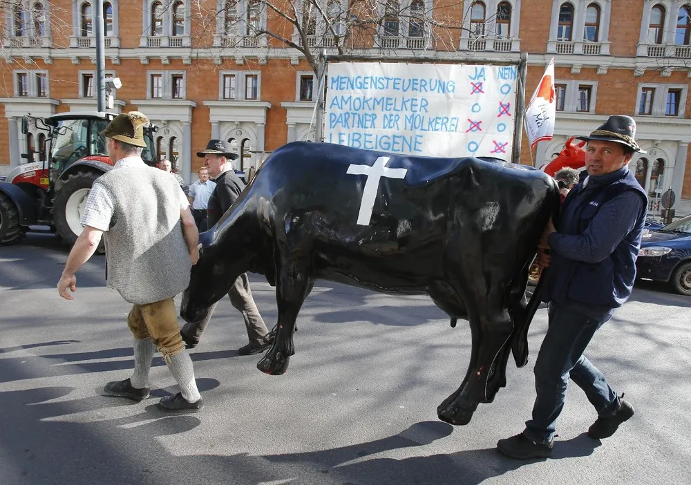 The Day in Photos – April 1, 2016