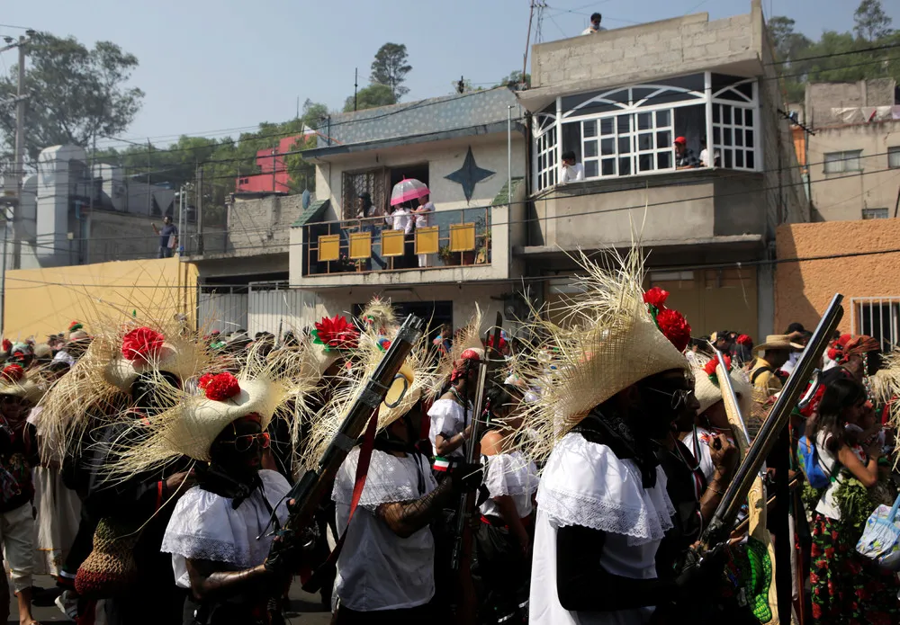 Locals Re-enact Victorious Battle of Puebla in Mexico City
