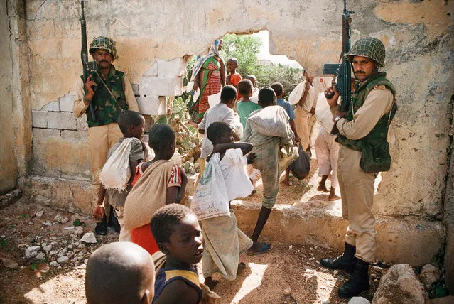 Somalia, Mogadishu.  Pakistani soldiers under UN mandate in July 1993. (Jean-Claude Coutausse)