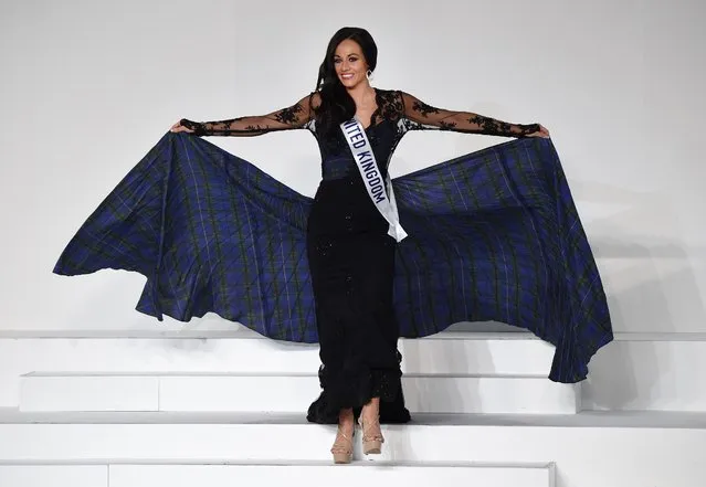 Miss United Kingdom Sophie Loudon displays her national costume during the Miss International beauty pageant in Tokyo on November 5, 2015. (Photo by Toru Yamanaka/AFP Photo)