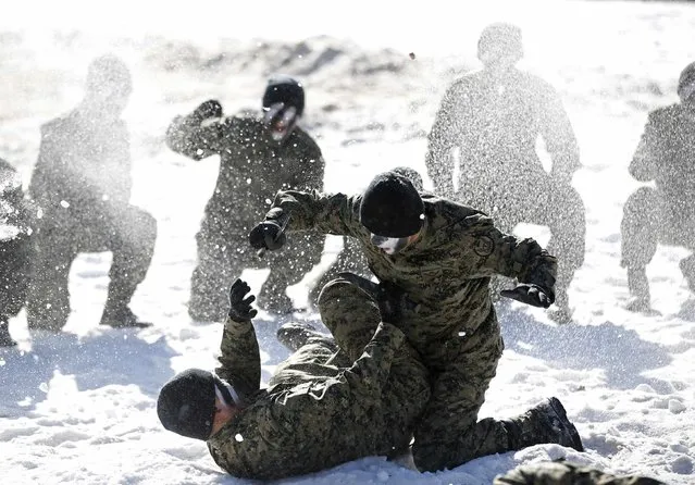 Members of the South Korean Special Warfare Forces take part in a winter exercise in Pyeongchang January 8, 2015. (Photo by Kim Hong-Ji/Reuters)