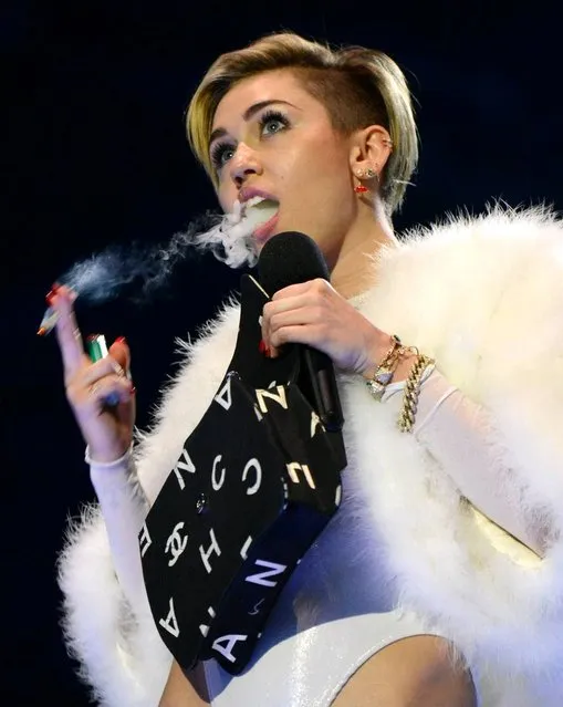 Miley Cyrus perfroms onstage during the MTV EMA's 2013 at the Ziggo Dome on November 10, 2013 in Amsterdam, Netherlands. (Photo by Jeff Kravitz/FilmMagic)