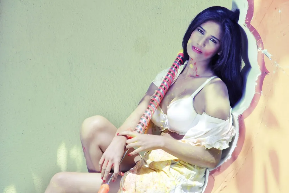 Poonam Pandey Shares Some Sexy Pics on her Tweet Page