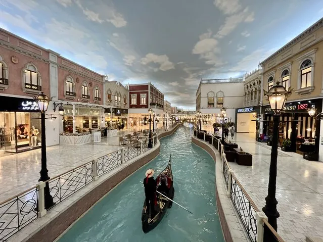 A picture shows the interior of the Villagio Mall in Qatar's capital Doha, on October 12, 2022, ahead of the FIFA 2022 football World Cup. (Photo by Giuseppe Cacace/AFP Photo)