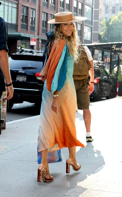 American actress Sarah Jessica Parker, 56, stunned as she was spotted in Manhattan filming on August 27, 2021. (Photo by Splash News and Pictures)