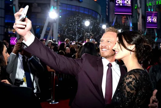 Actor Ian Ziering and wife Erin Kristine Ludwig attend The 40th Annual People's Choice Awards at Nokia Theatre L.A. Live on January 8, 2014 in Los Angeles, California. (Photo by Frazer Harrison/Getty Images for The People's Choice Awards/AFP Photo)