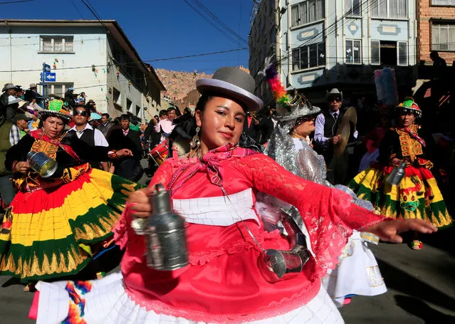 Waca Waca dancers perform during the “Senor del Gran Poder” (Lord of Great Power) parade in La Paz, May 21, 2016. (Photo by David Mercado/Reuters)